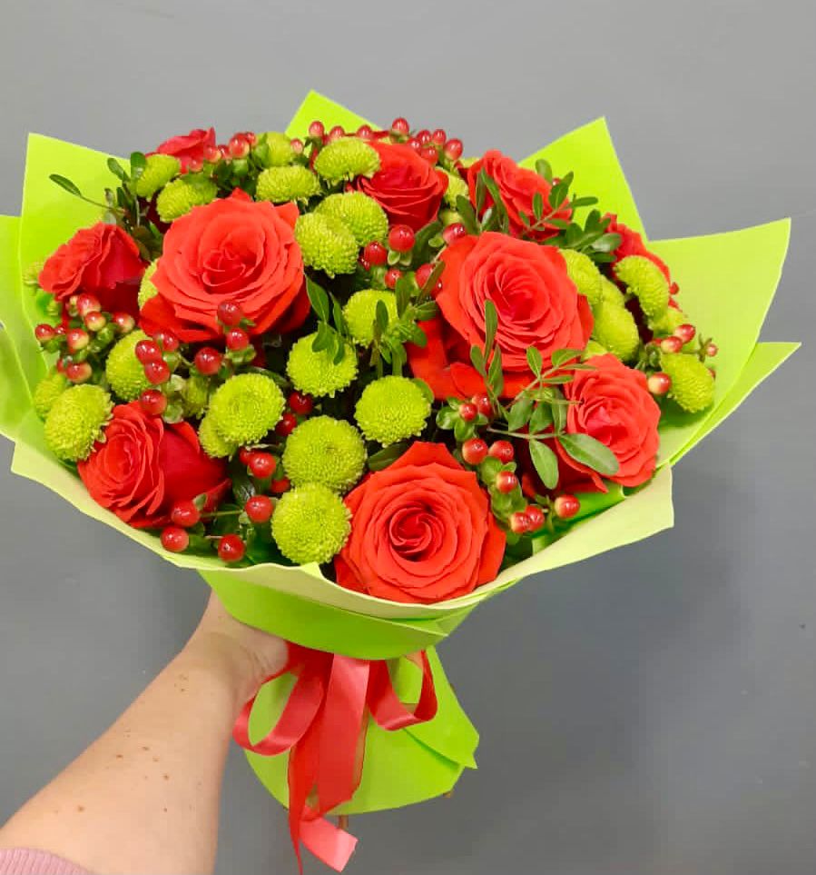 Букет цветов из: Хризантемы и Розы в Гжель