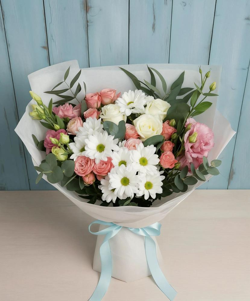 Букет цветов из: Розы, Лизиантусы и Хризантемы в Гжель