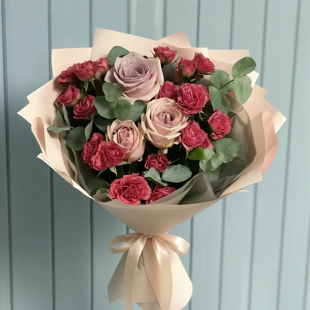 Букет цветов из: Гвоздики и Розы в Гжель