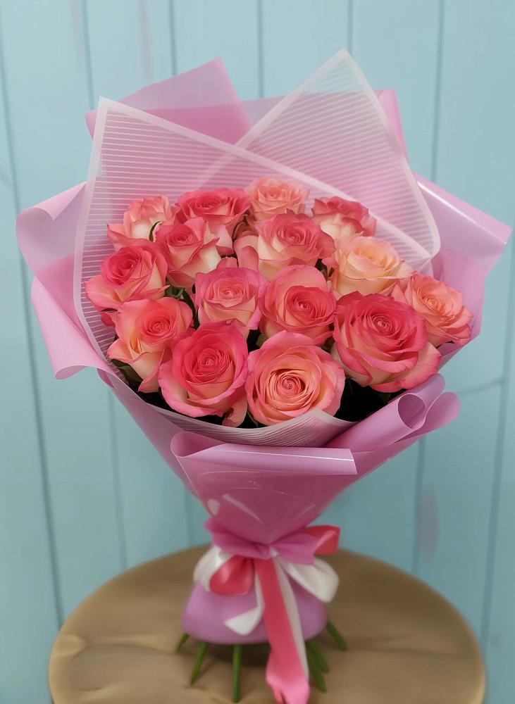 Букет 15 Розовых роз Равель в Гжель