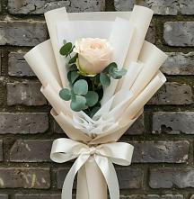 Букет цветов из:  Розы в Гжель