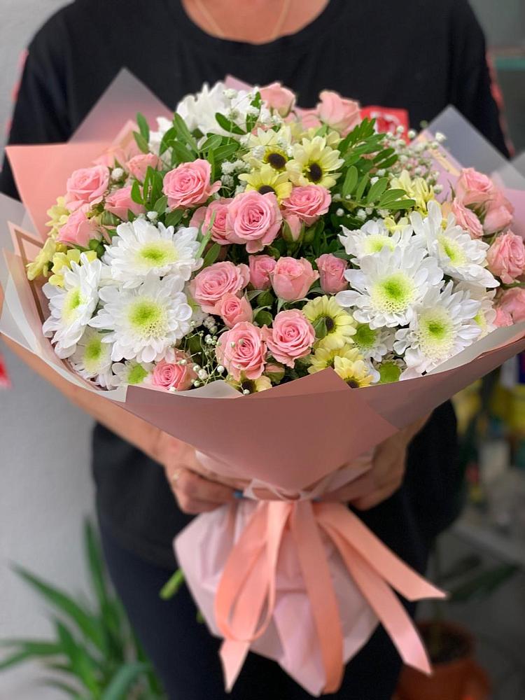 Букет цветов из: Розы и Хризантемы в Гжель