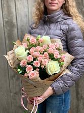 Букет цветов из:  Розы в Гжель