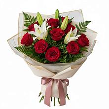 Букет цветов из:  Лилии и Розы в Гжель