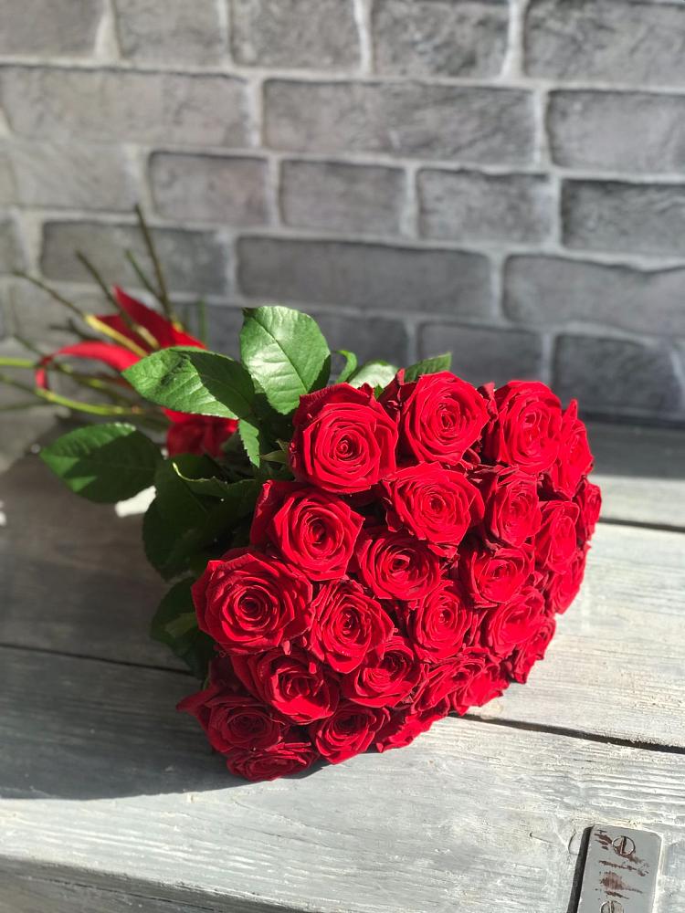 Букет Красные розы Фридом в Гжель