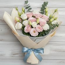 Букет цветов из:  Лизиантусы в Гжель