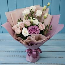 Букет цветов из:  Розы и Лизиантусы в Гжель