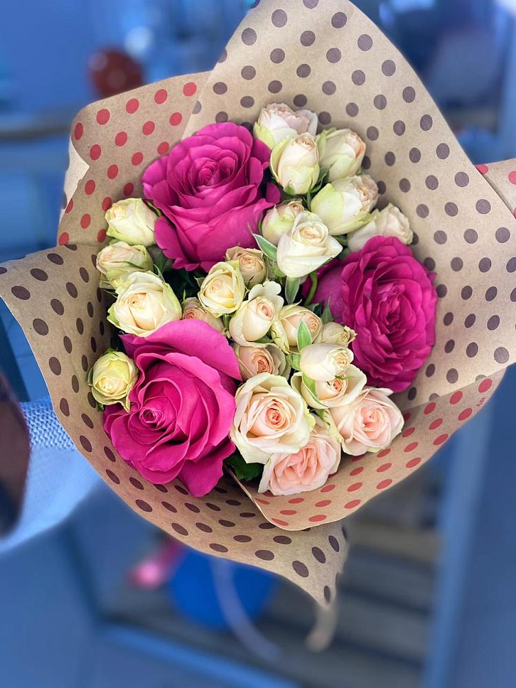 Букет цветов из: Розы в Гжель