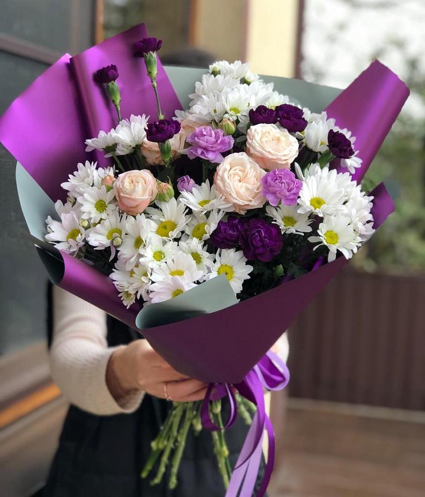 Букет цветов из: Хризантемы, Гвоздики и Розы в Гжель