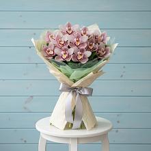 Букет цветов из:  Орхидеи и Розы в Гжель