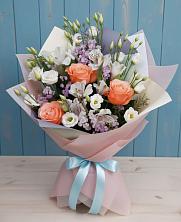 Букет цветов из:  Лизиантусы, Розы, Альстромерии и Гипсофила в Гжель