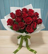 Букет Красные розы в Гжель