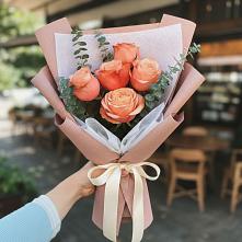 Букет цветов из:  Розы в Гжель