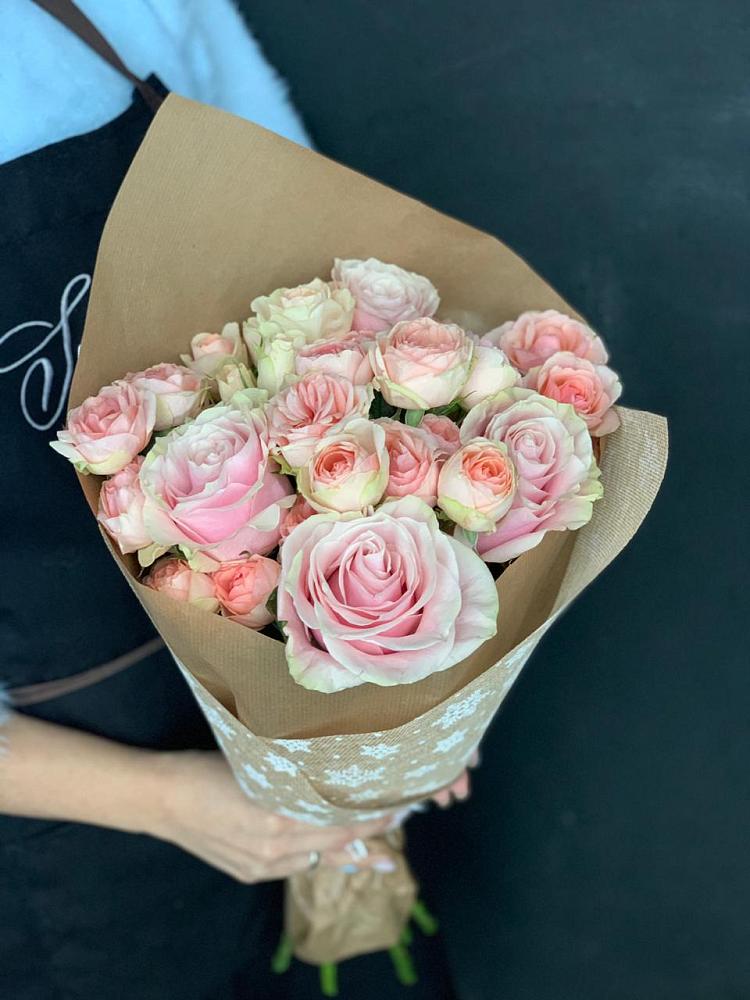 Букет цветов из: Хризантемы и Розы в Гжель