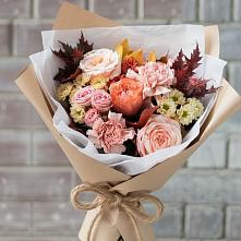 Букет цветов из:  Гвоздики, Хризантемы и Розы в Гжель
