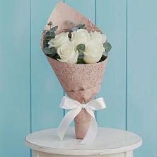 Букет цветов из:  Розы в Гжель