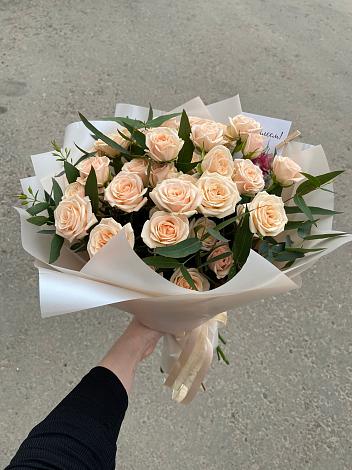 Букет Кремовые розы Латте в Гжель