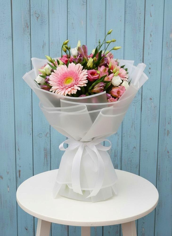 Букет цветов из: Герберы, Альстромерии и Лизиантусы в Гжель