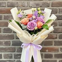 Букет цветов из:  Лизиантусы и Розы #REPLACE_PRED# Гжель