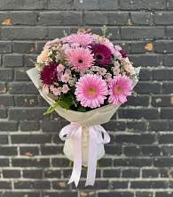 Букет цветов из:  Герберы и Хризантемы в Гжель
