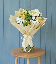 Букет цветов из:  Хризантемы и Розы в Гжель