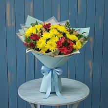 Букет цветов из:  Альстромерии и Хризантемы в Гжель