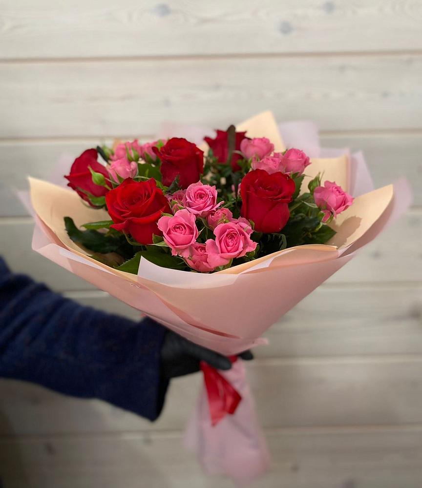 Букет цветов из: Розы в Гжель