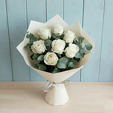 Букет Белые розы в Эвкалипте в Гжель
