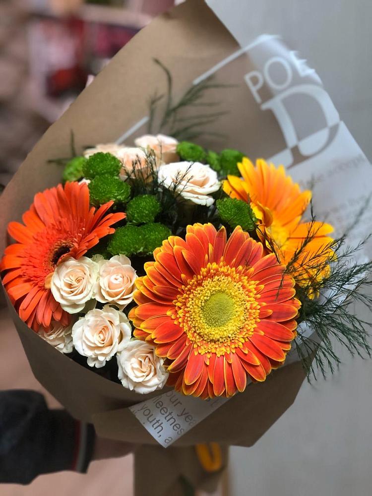 Букет цветов из: Герберы, Хризантемы и Розы в Гжель