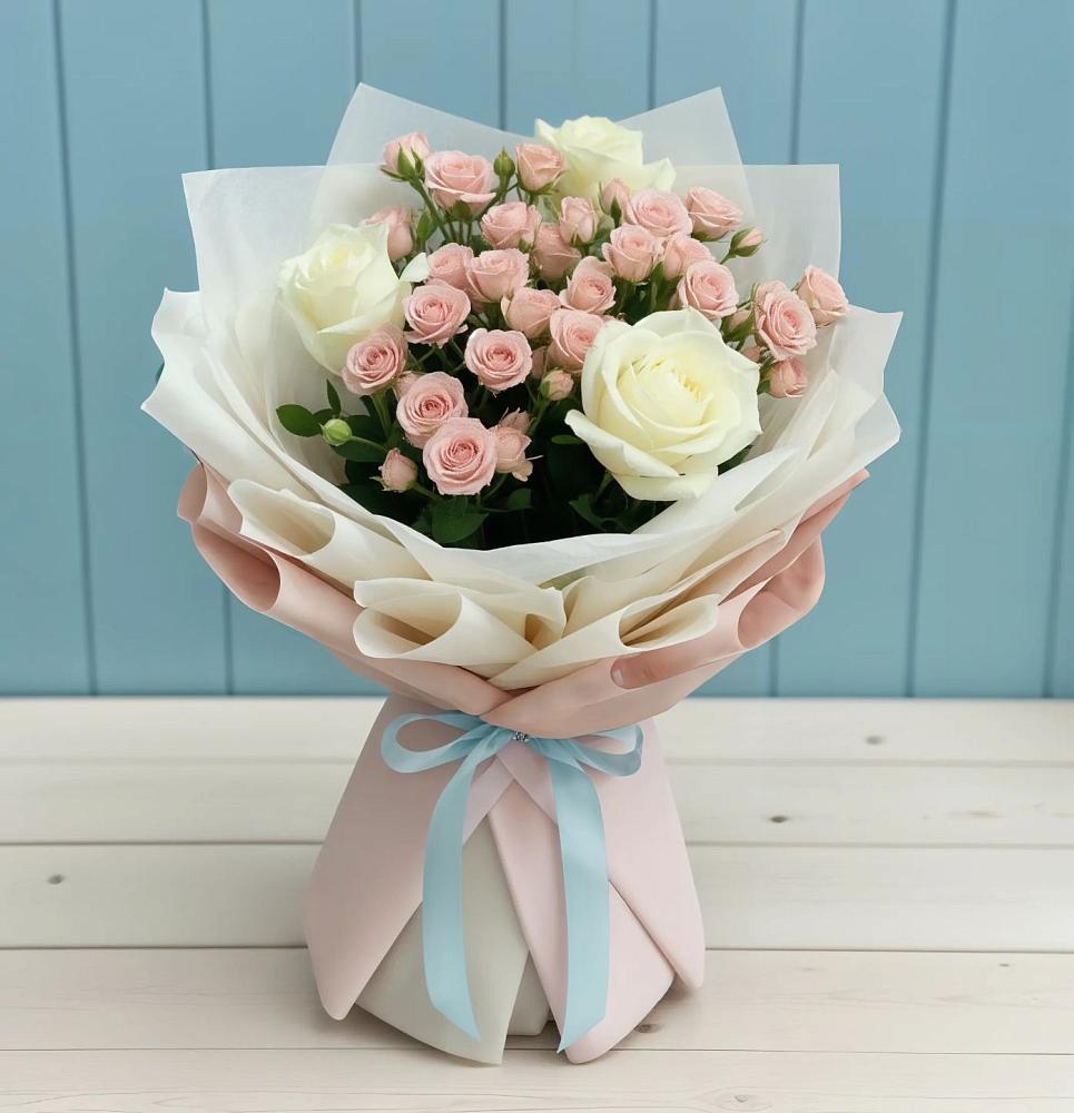 Букет цветов из: Розы в Гжель