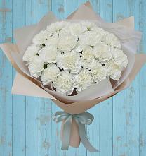 Букет цветов из:  Гвоздики в Гжель