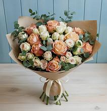 Букет цветов из:  Альстромерии и Розы в Гжель