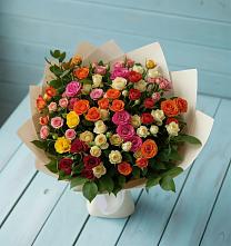 Букет Микс из разноцветных кустовых роз в Гжель