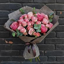 Букет цветов из:  Розы в Гжель